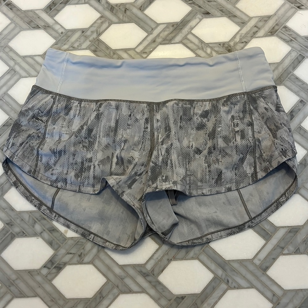 Gray Patterned Lululemon Shorts, Size 2, 2.5 inch